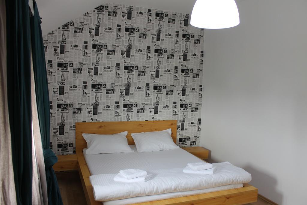 News Apartment Boekarest Kamer foto